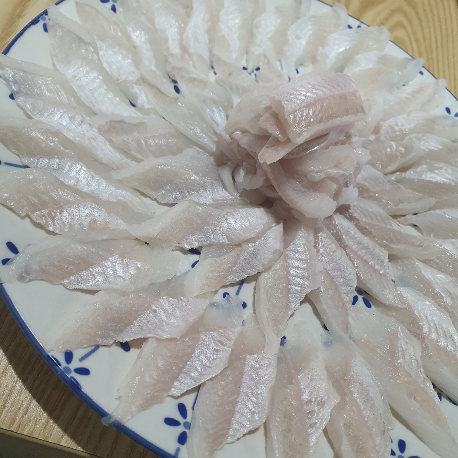 고소한 통영 자연산 바다장어(아나고) 회 세꼬시 400g(2-3인) 초고추장1 - 상품 이미지