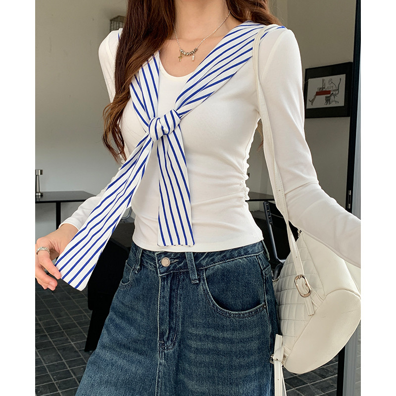 여성 스트라이프 브이넥 긴팔티셔츠 슬림핏 초가을 레이어드용 세련된 스타일 패션 착용감 편안한 외출용 - 상세 이미지 5