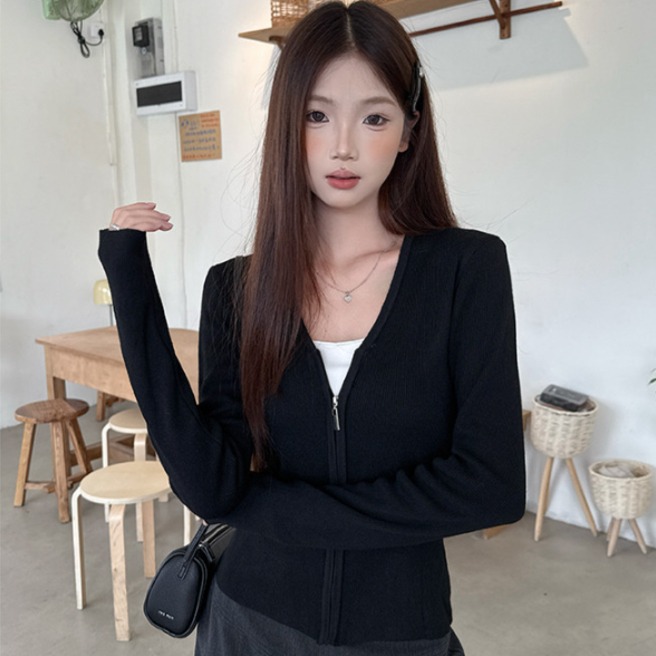 여성 V넥 집업 니트 가디건 슬림핏 긴팔 가을 데일리룩 오피스룩 출근룩 베이직 간절기 아우터 상의 스웨터 - 상품 이미지