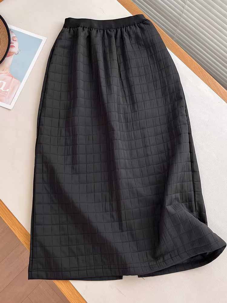 뒷트임 퀼팅 패딩 세미A라인 롱스커트 따뜻한 겨울 데일리 밴딩스커트 누빔치마 - 상세 이미지 5