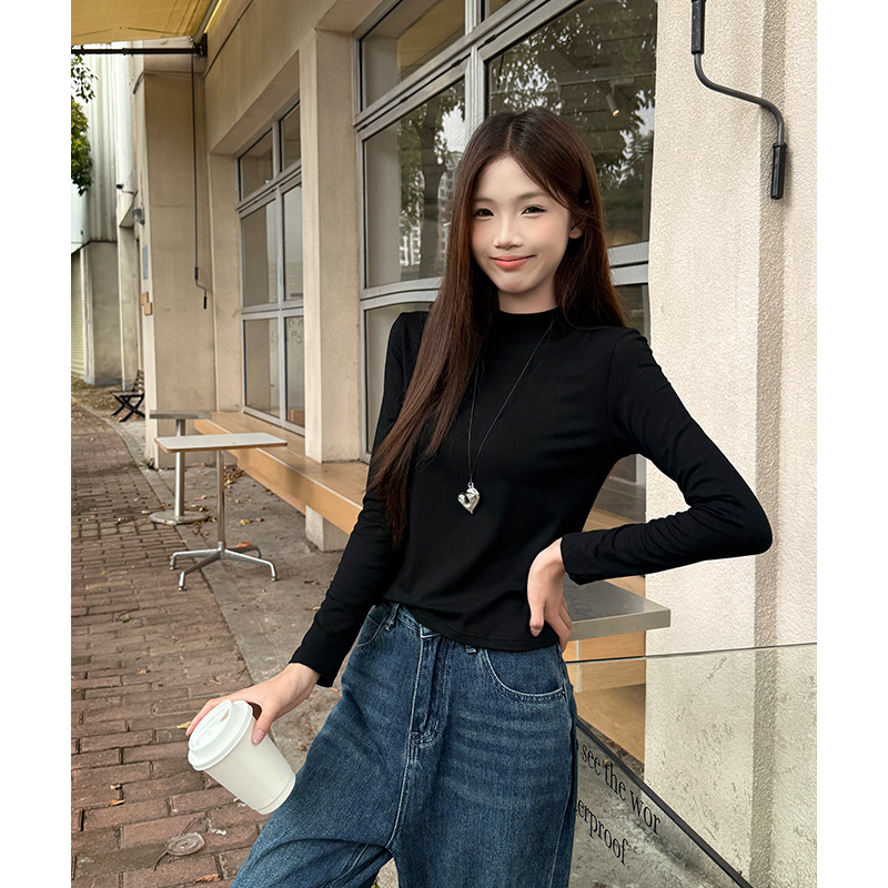 여성 베이직 슬림핏 긴팔 라운드넥 티셔츠 찰랑 스판 부드러운 데일리 이너 오피스룩 가을 간절기 코디 - 상세 이미지 4
