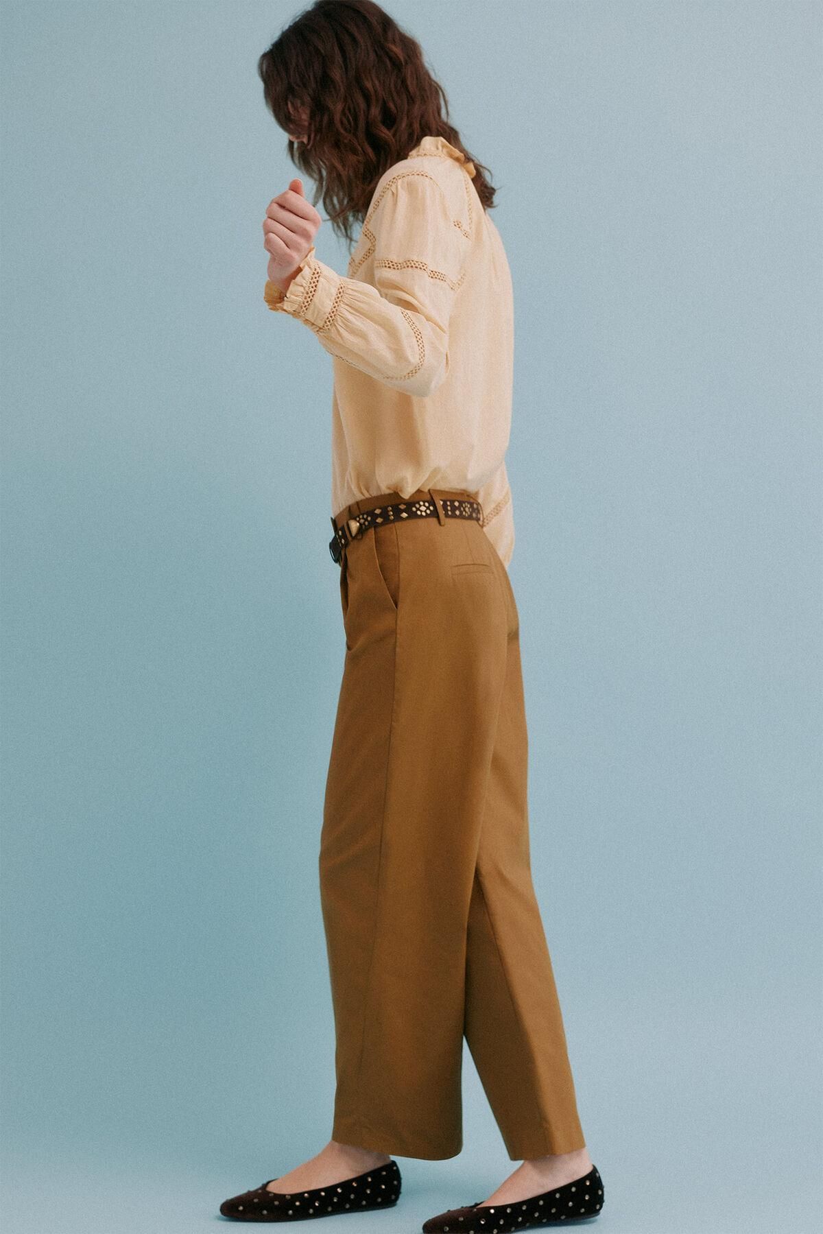 호스 인트로피아 프론트 플리츠 슬랙스 팬츠 6543036 AMARILLO - 상세 이미지 2