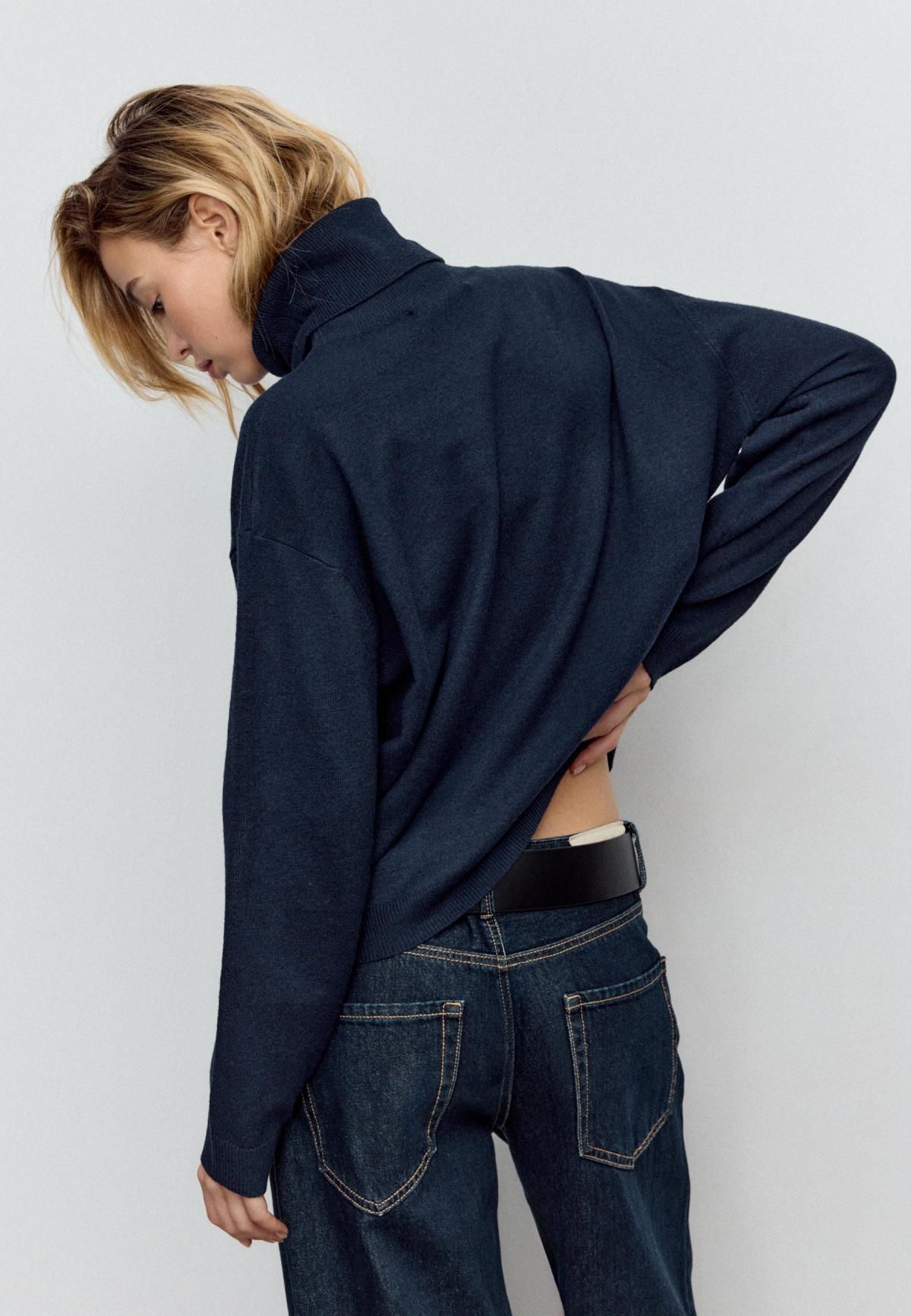 스트라디바리우스 베이직 소프트 하이넥 니트 스웨터 5037/465 NAVY BLUE - 상세 이미지 4