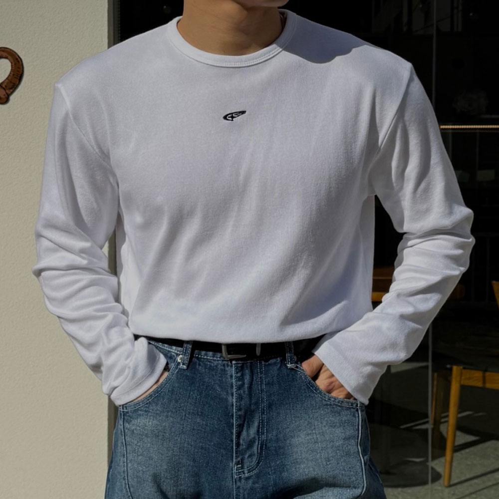 아웃핏 남자 코멧 슬림 긴팔티셔츠 2color - 상품 이미지