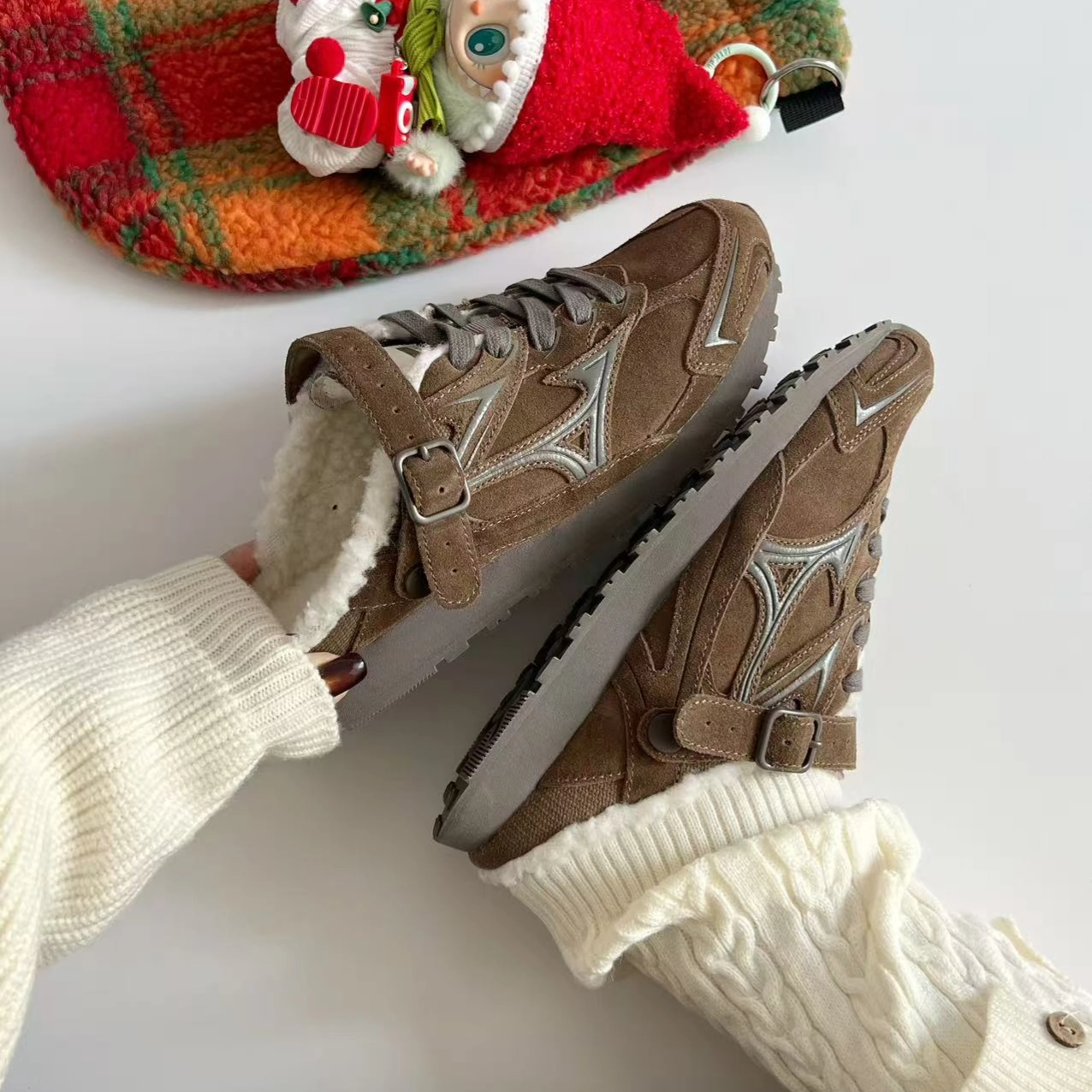 미즈노 LG 6OS SLIPPER 뮬 스니커즈 브라운 샌드베이지