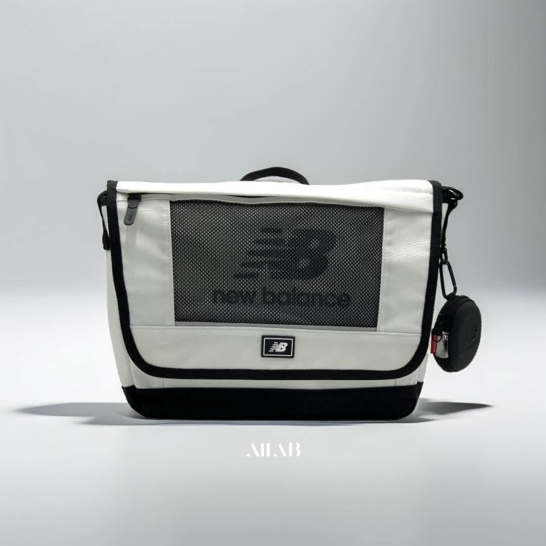 뉴발란스 키즈 에센셜 메신저백 화이트블랙