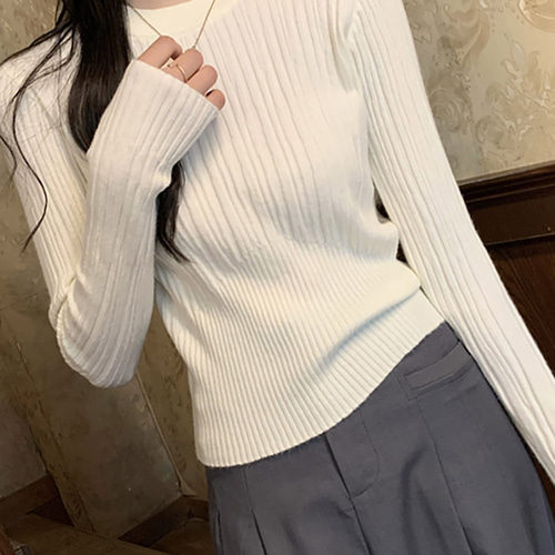여성스러운 골지 크롭 니트탑 깔끔한 슬림핏 라운드넥 티셔츠 멋스러운 캐주얼 데일리룩 - 상세 이미지 2