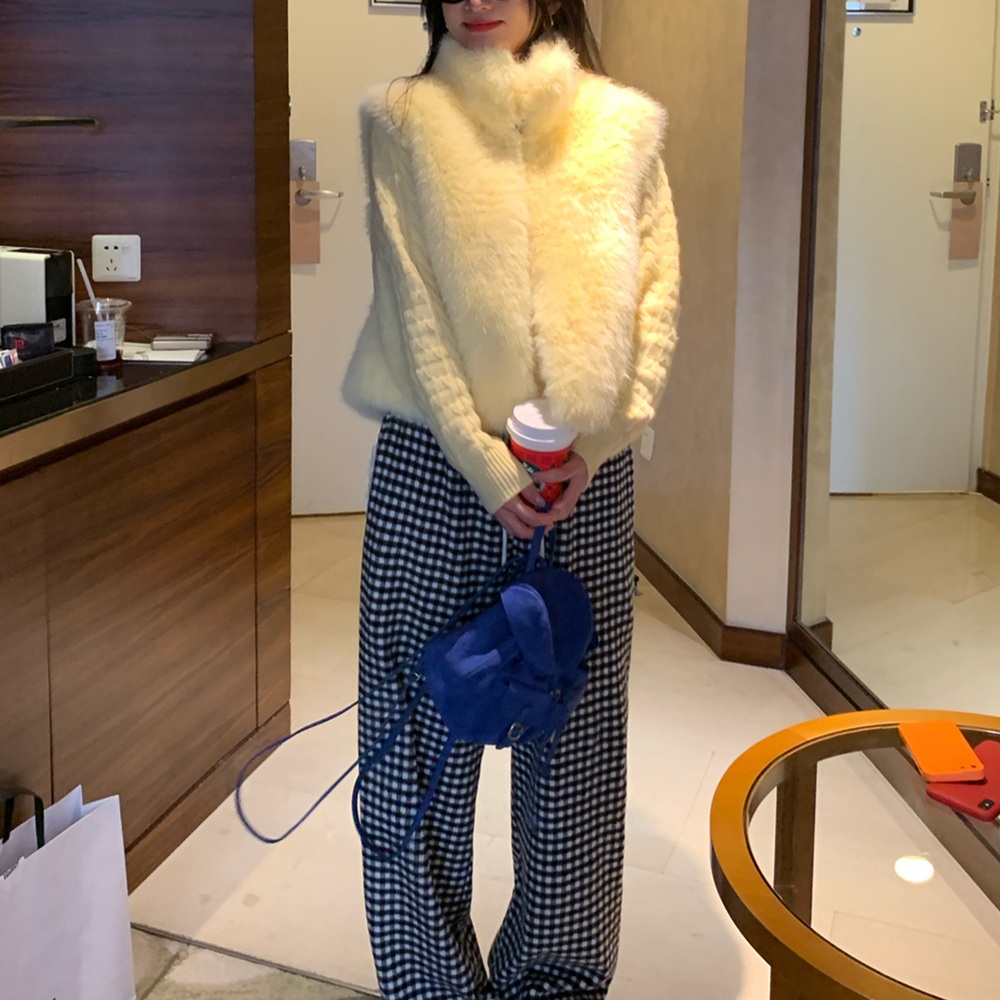 친환경모피 페이크퍼 조끼자켓 안감스웨이드 고급 레이어드 포인트 키작녀 겨울패션 베이지옐로우 - 상품 이미지