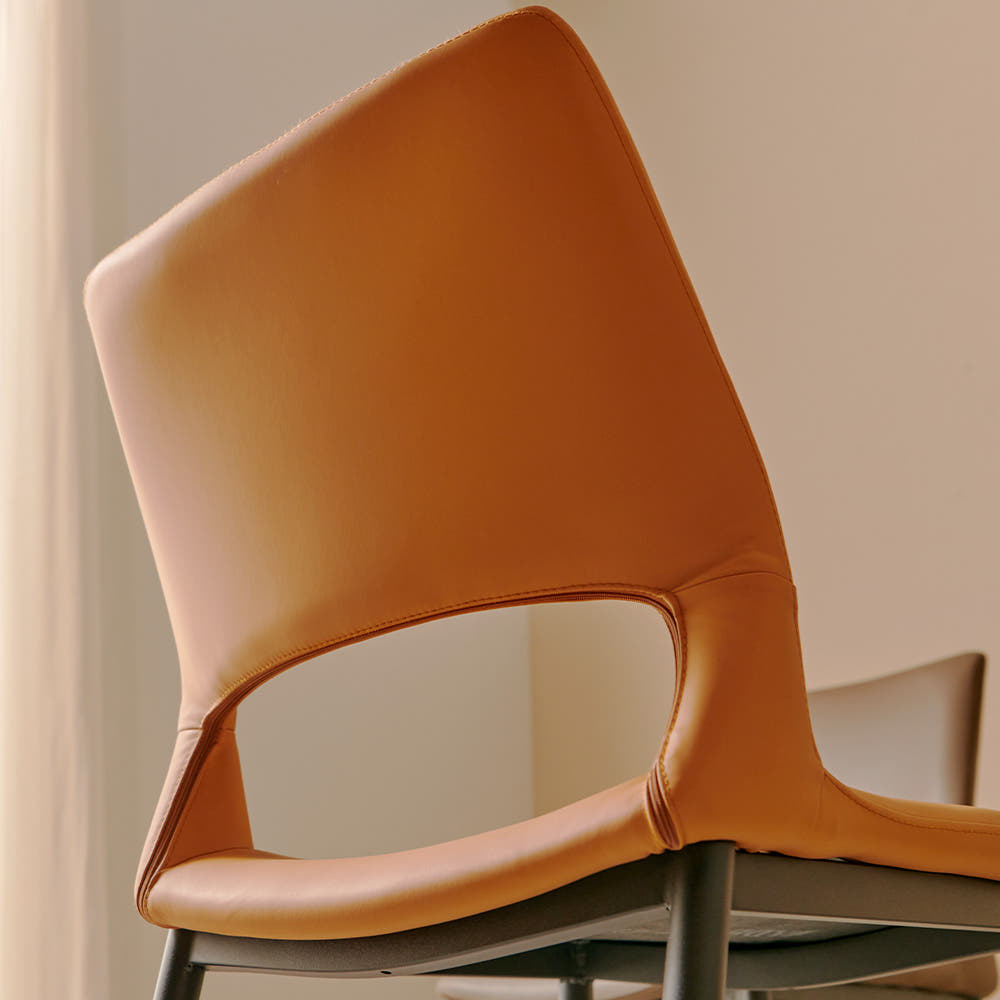 샤프 다이닝체어 실리콘 가죽 편한 식탁의자 테이블의자 아이보리