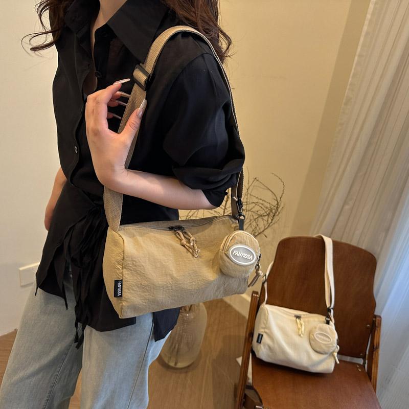 여성 대용량 크로스백 캐주얼 데일리 숄더백 데일리백 화이트 - 상세 이미지 3
