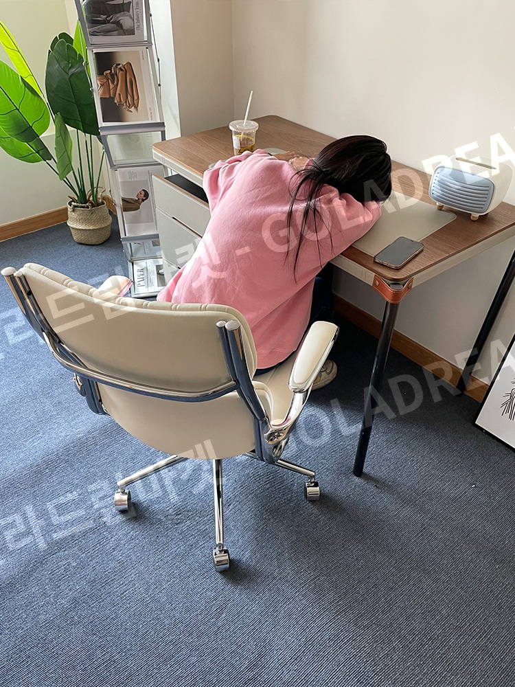 회전의자 컴퓨터 책상 사무용 의자 루이블랙(인조가죽) - 상세 이미지 2