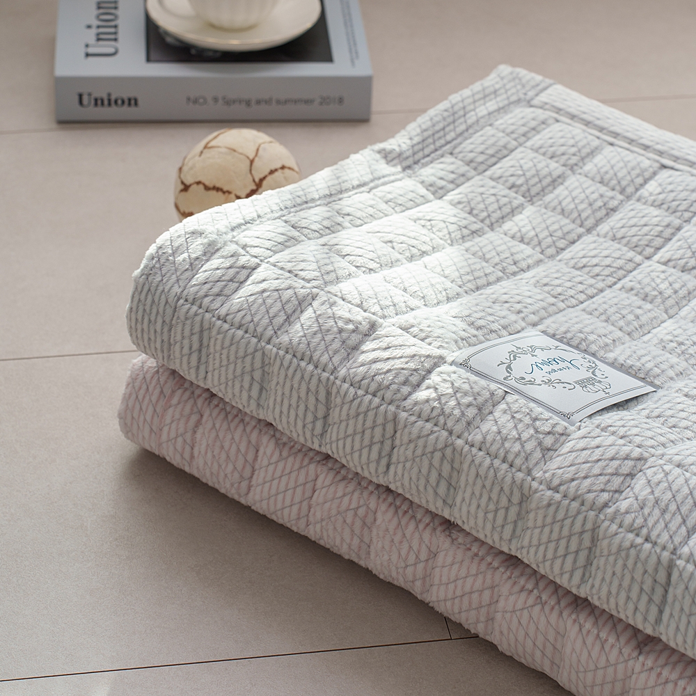 나라데코 5mm 착번 극세사 퀼팅 겨울 돌 쇼파패드 3인용 65x180