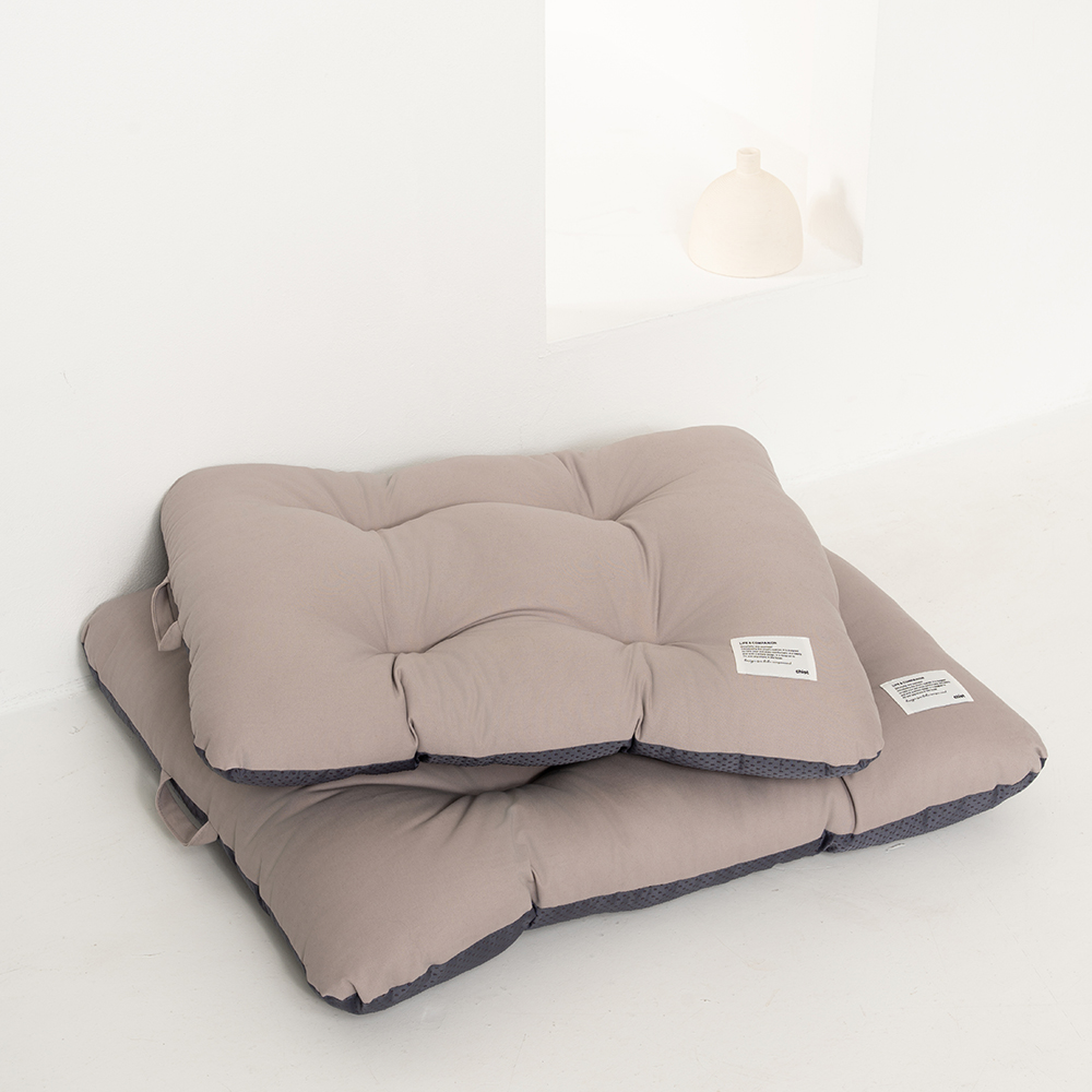 쉬오트 메종 이동식 켄넬 쿠션 2color M/L 강아지방석 고양이방석 - 상세 이미지 4
