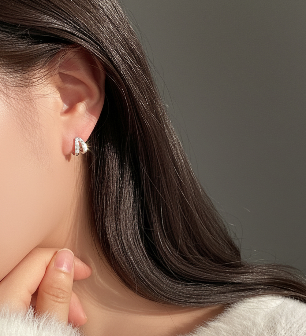 [무배] 실버925 파베 세팅 큐빅 2라인 볼륨 원터치 링귀걸이 - 상세 이미지 4