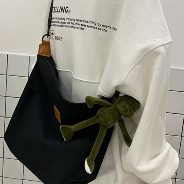 데일리 캐주얼 크로스 백 미니멀 캐릭터 인형 크로스 백 빅사이즈 - 메인 이미지