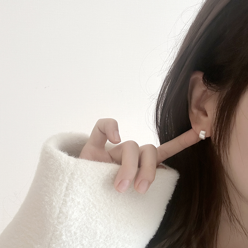 silver925 무광 스지 볼드 원터치 링 귀걸이 실버925 심플 상견례룩 하객코디 - 상세 이미지 5