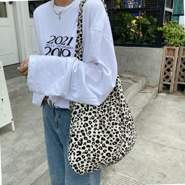 빅사이즈 레오파드 숄더백 데일리 레오파드 호보백 가벼운 캔버스 베이지 가방 - 메인 이미지
