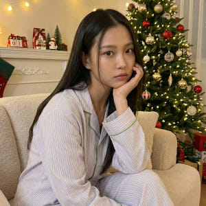 [도씨x네이버 단독] 실크핏 바이올로 긴팔 카라 커플 잠옷 세트 홈웨어 착용 후기 | 사이즈/핏 총정리 - 상품 이미지 1