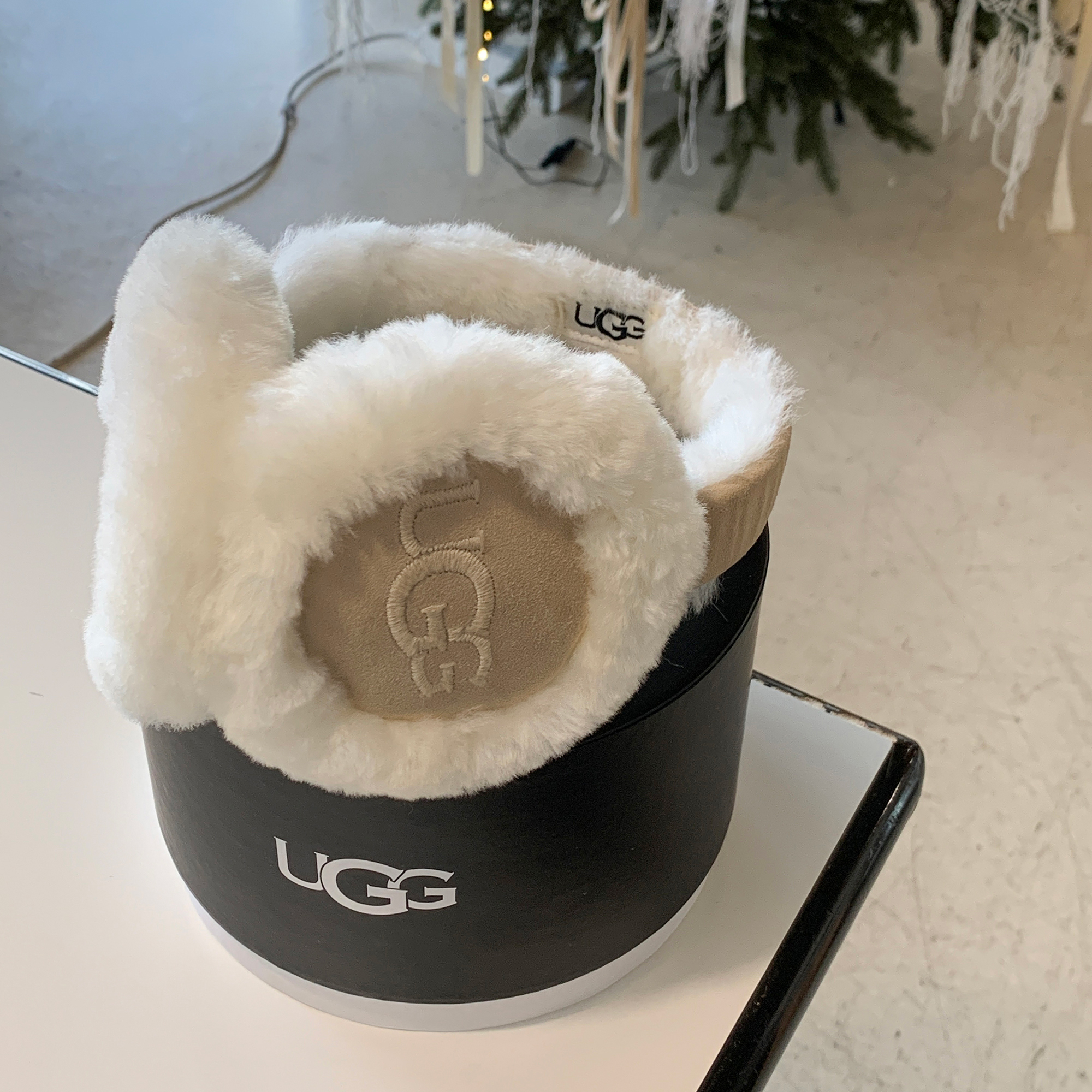 미국 UGG 어그 귀마개 귀도리 양털 이어머프 방한 체스넛 이미지 6