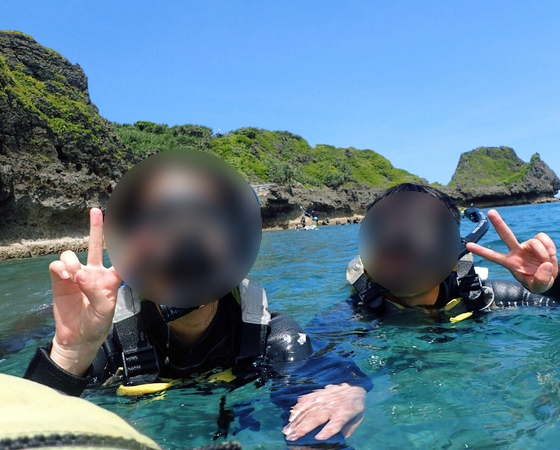 오키나와 푸른동굴 보트 스노클링 투어 사진/영상/먹이주기체험 [한국어 가능] 일본자유여행 - 상세 이미지 4