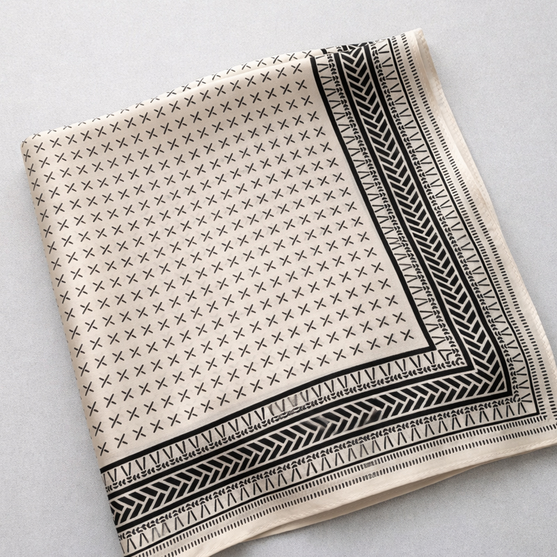 여성 베이지 패턴 실크 사각 스카프