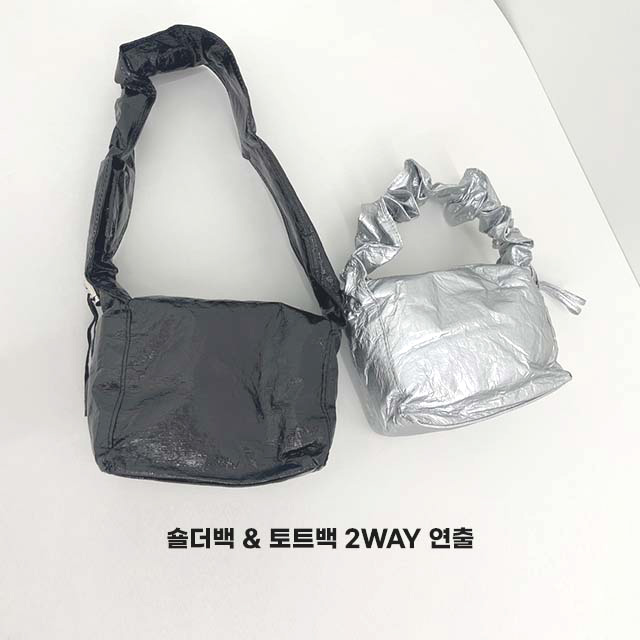 30051 셔링 곱창 글로시 미니 숄더백 - 상품 이미지