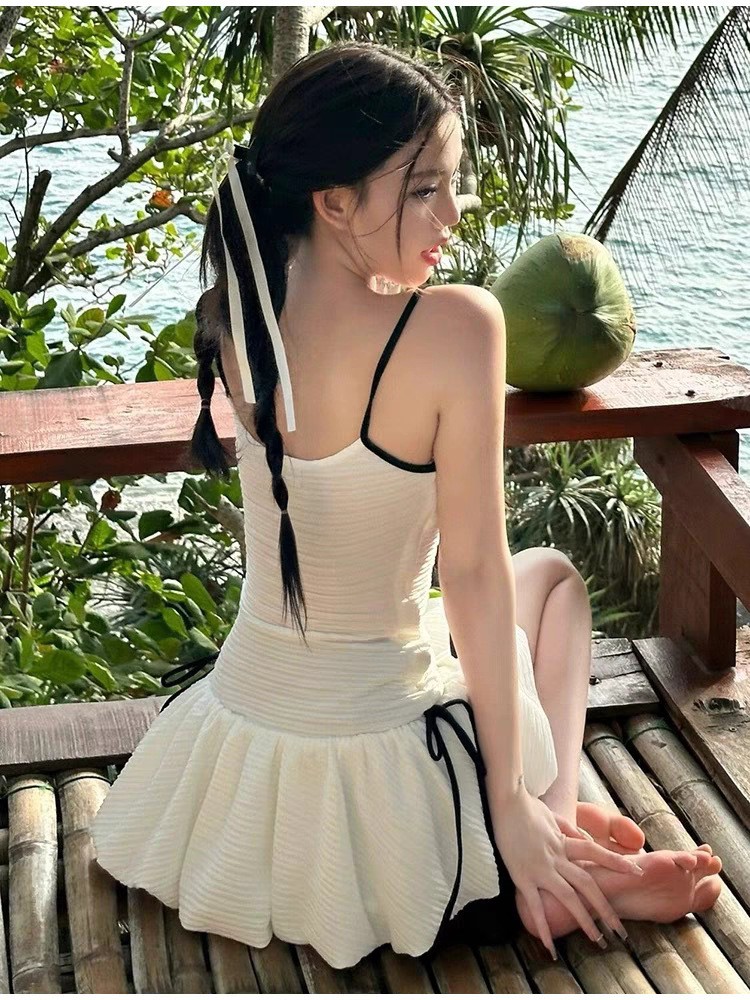 수영복 주름 화이트 리본 발레코어 치마 여성 워터파크 풀빌라 세트 패션 여름 휴가 실내 실외 휴양지 - 상품 이미지