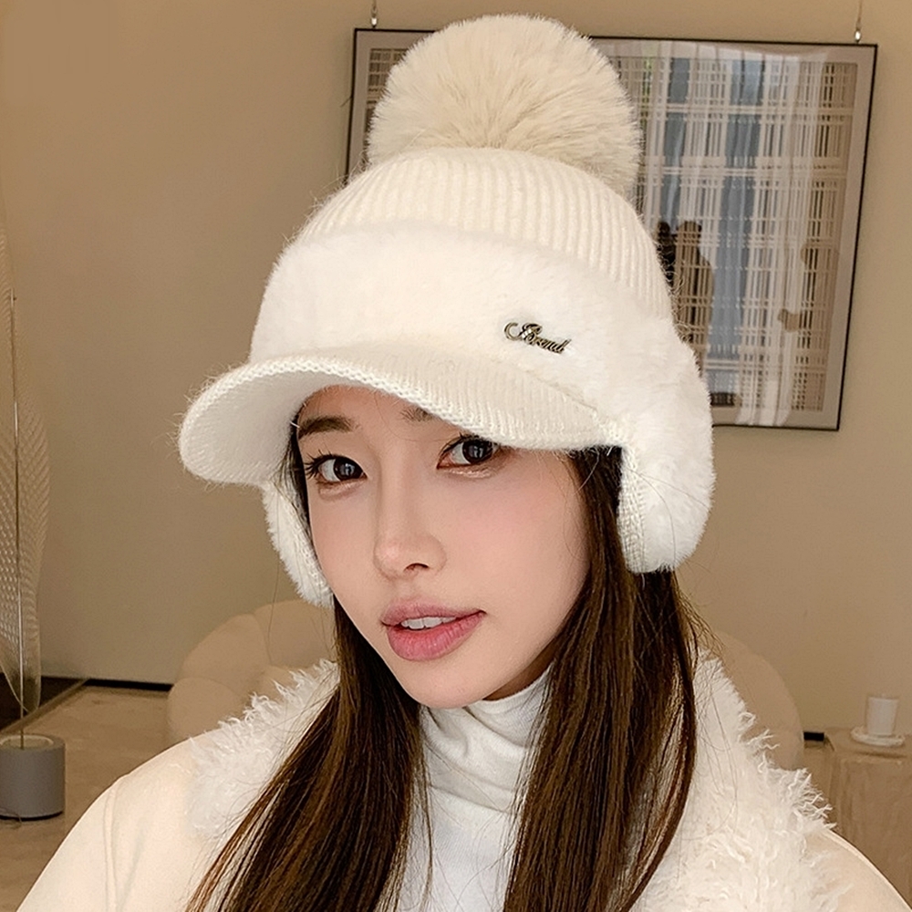 포근윈터 여성 귀달이 털모자 데일리 겨울 방울모자 - 상품 이미지