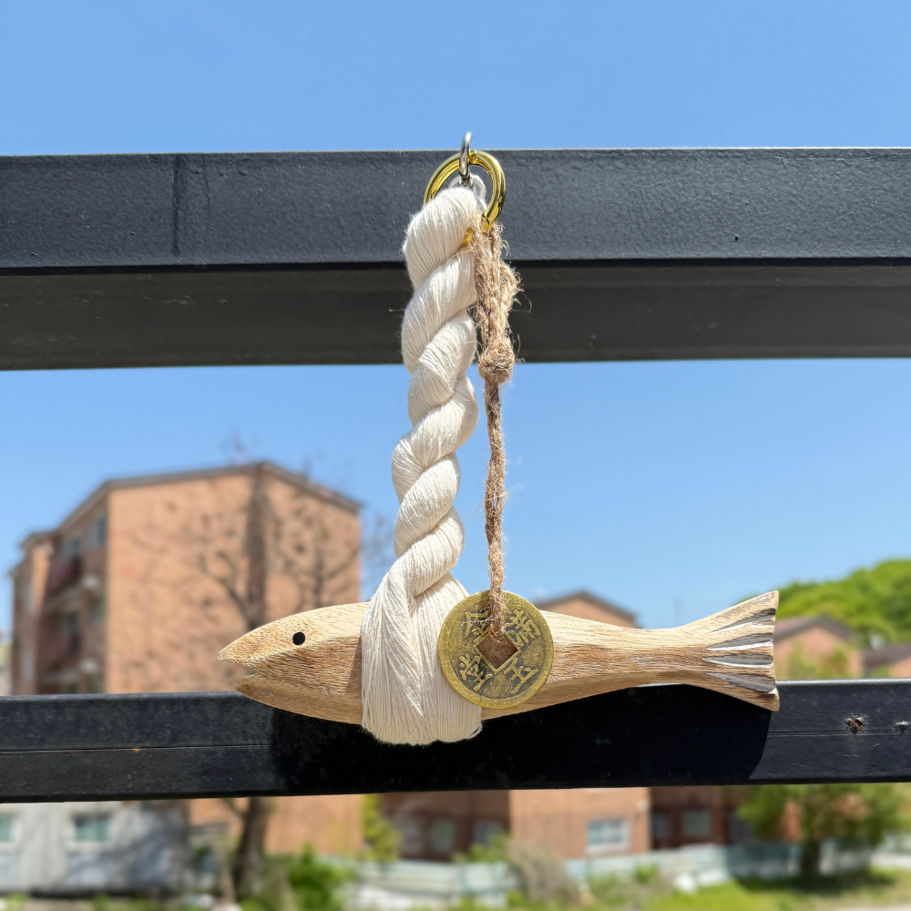 행운 현관 액막이 명태 인형 자석 집들이 명태 이사 개업 선물 액막이 북어 명주실 나무 제품 이미지