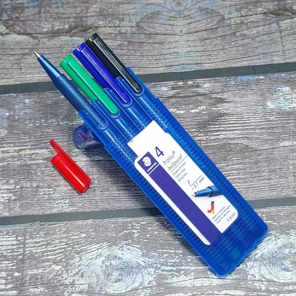 스테들러 0.7mm 삼각볼펜 트리플러스 437F 4색세트 - 상품 이미지