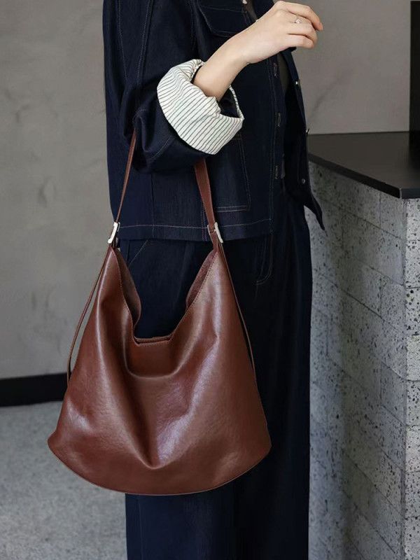 소가죽 여성 크로스바디백 레트로 스타일 출퇴근용 심플한 가죽숄더백 데일리 활용 가능한 여성숄더백 - 상세 이미지 2