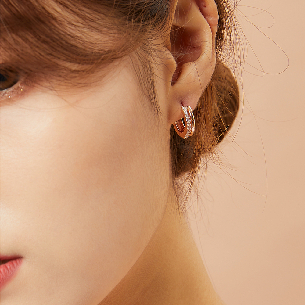 모노그래프 미니링 여성 주얼리 캐주얼 패션 큐빅 원터치 데일리 귀걸이 위트니 이미지 7