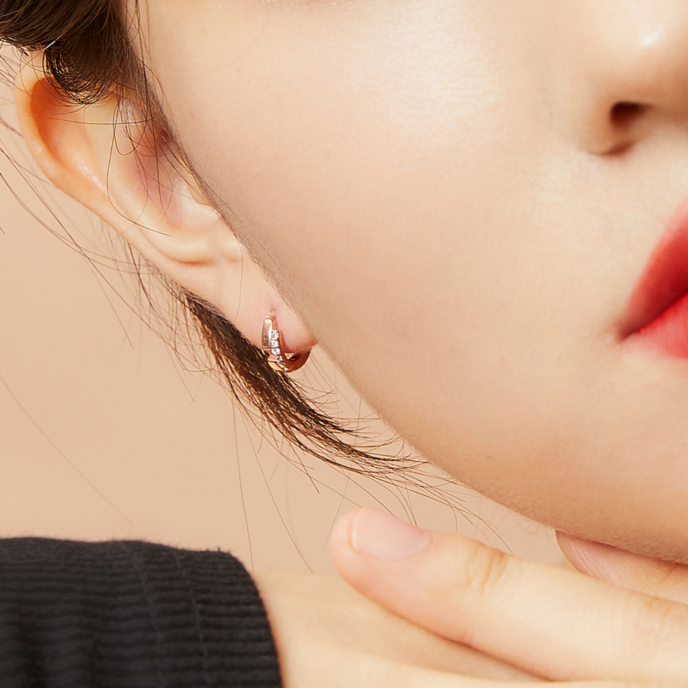 모노그래프 미니링 여성 주얼리 캐주얼 패션 큐빅 원터치 데일리 귀걸이 클라라 - 상세 이미지 5
