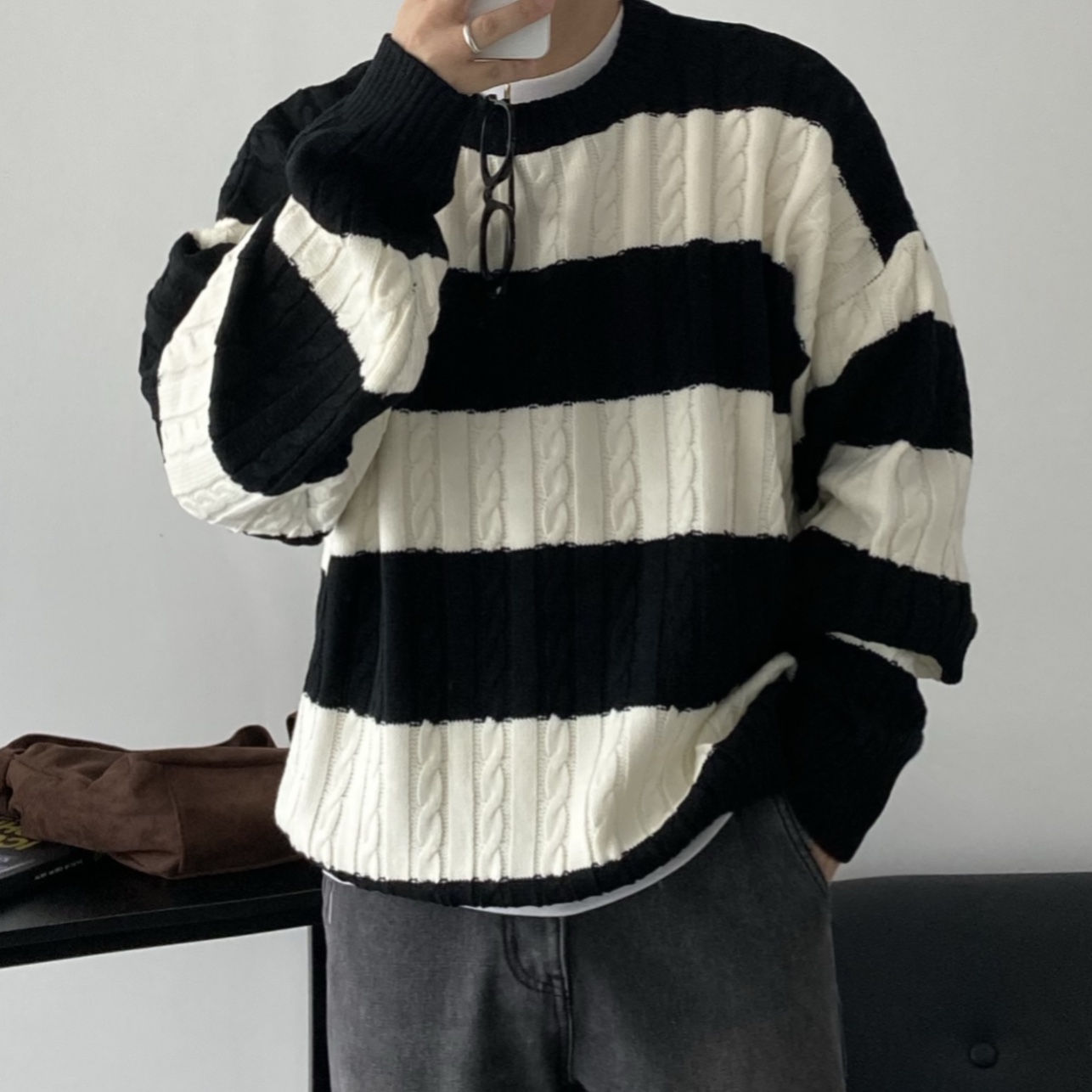 남자니트 라운드 단가라꽈배기 페소나 남성긴팔스웨터 - 상세 이미지 3