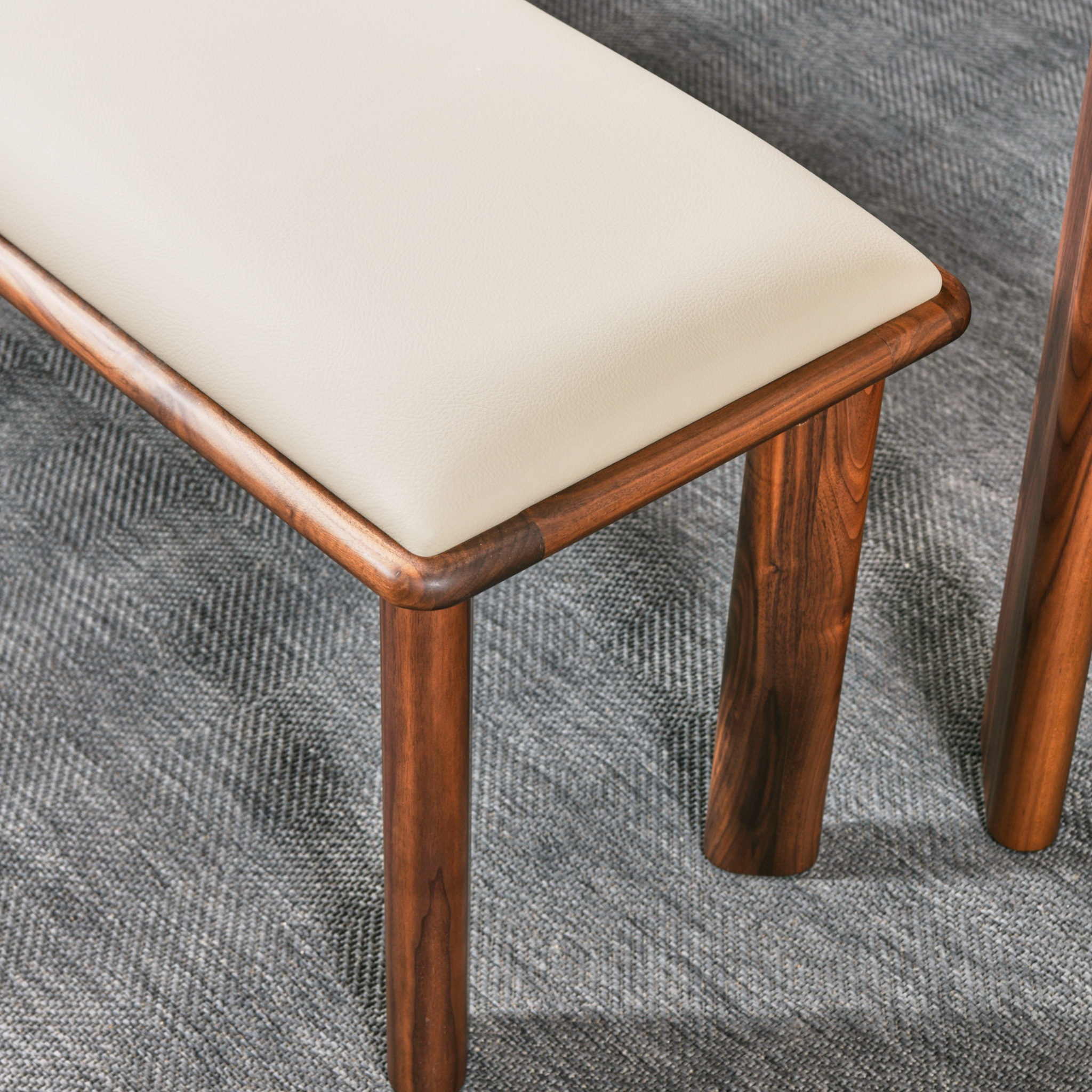 스코나 오니안 호두나무 월넛 원목 실리콘레더 가죽 3인 등받이 벤치 의자 1550