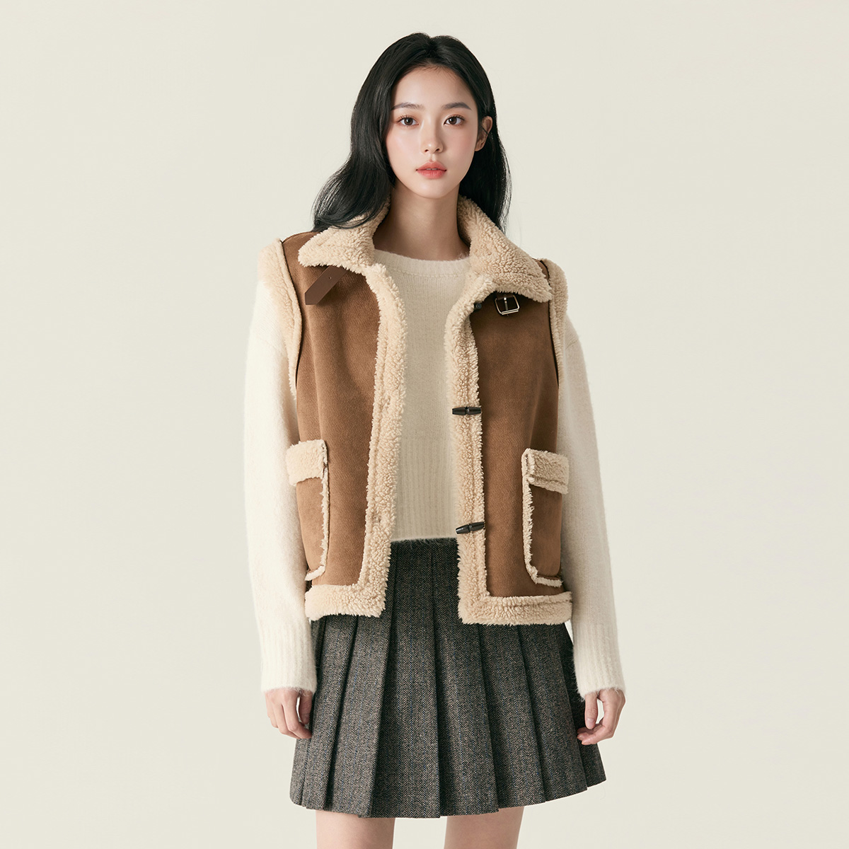 [N배송] 로엠 시어링 퍼 무스탕 베스트 RMJLG11RTB - 상세 이미지 4