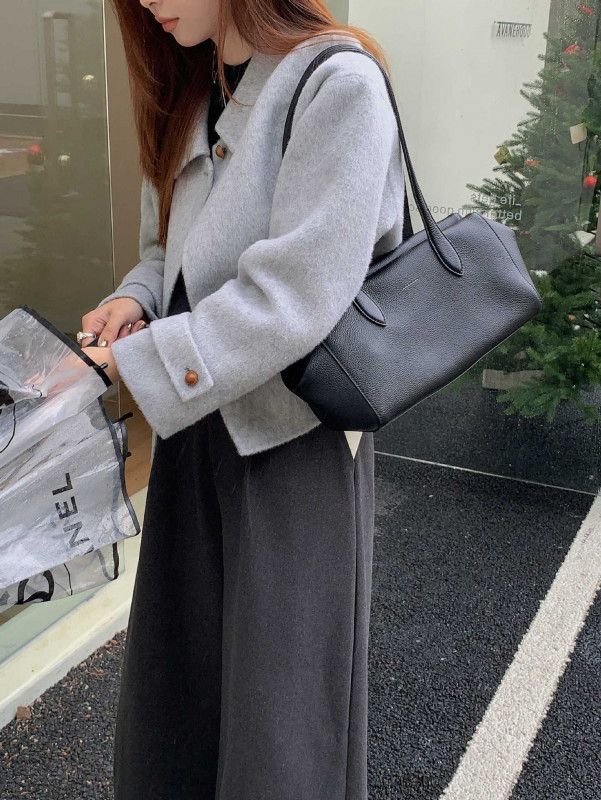 여성 소가죽 숄더백 대용량 가벼운 토트백 미니멀리스트 스타일 천연 가죽 활용도 높은 데일리백 - 상세 이미지 4