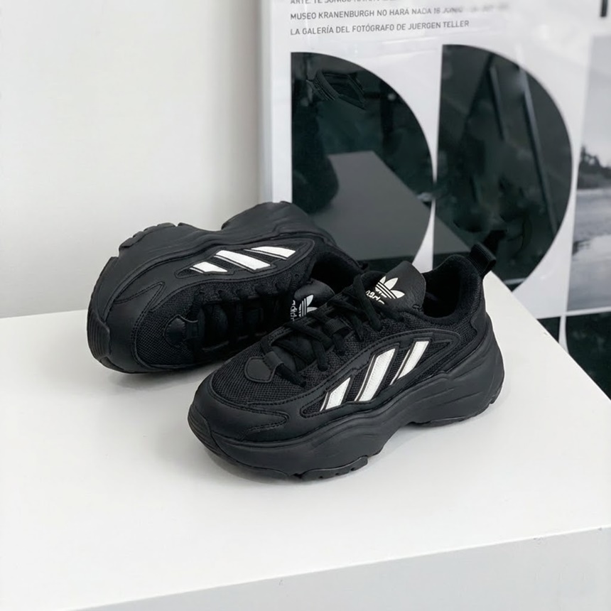 아디다스 오즈가이아 키높이 운동화 오레오 화이트 블랙