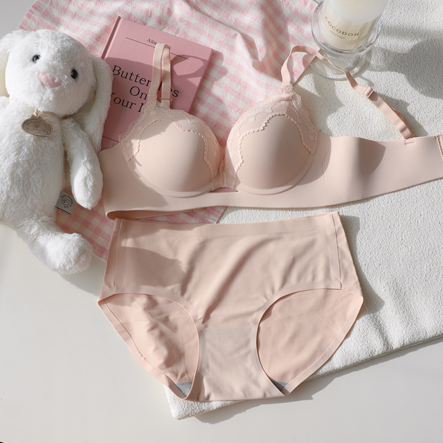 [여신핏]입는 순간 예뻐보이는 로지레이스 노와이어 심리스브라 팬티 세트 - 상세 이미지 5