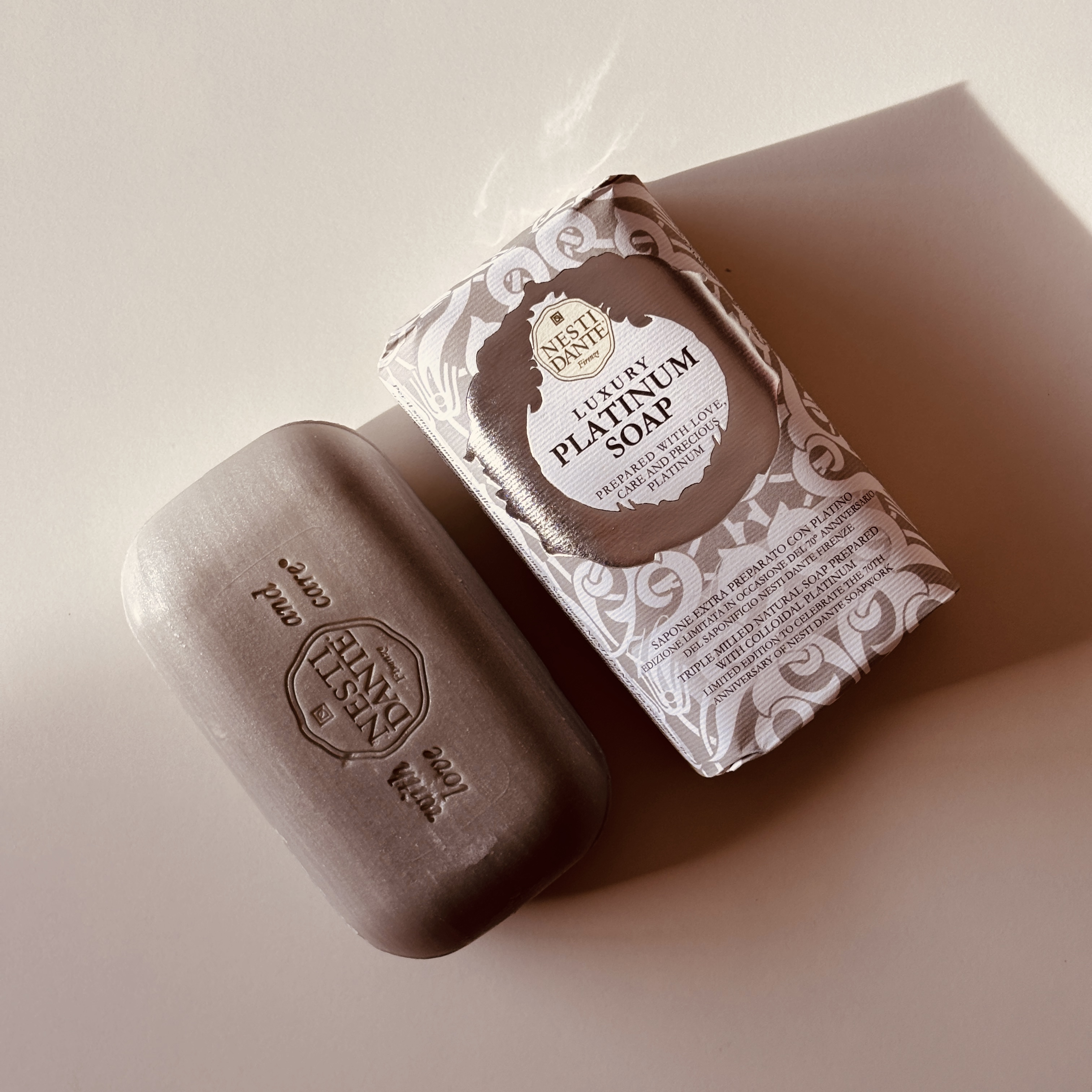 [비누받침포함]네스티단테 이사배비누 천연 향수 럭셔리 플래티넘, 250g, 1개 - 상품 이미지