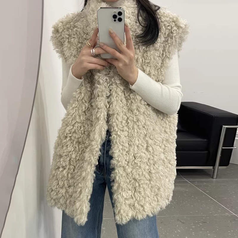 뽀글이 양털퍼조끼 오버핏 루즈핏 사무실 실내 - 메인 이미지