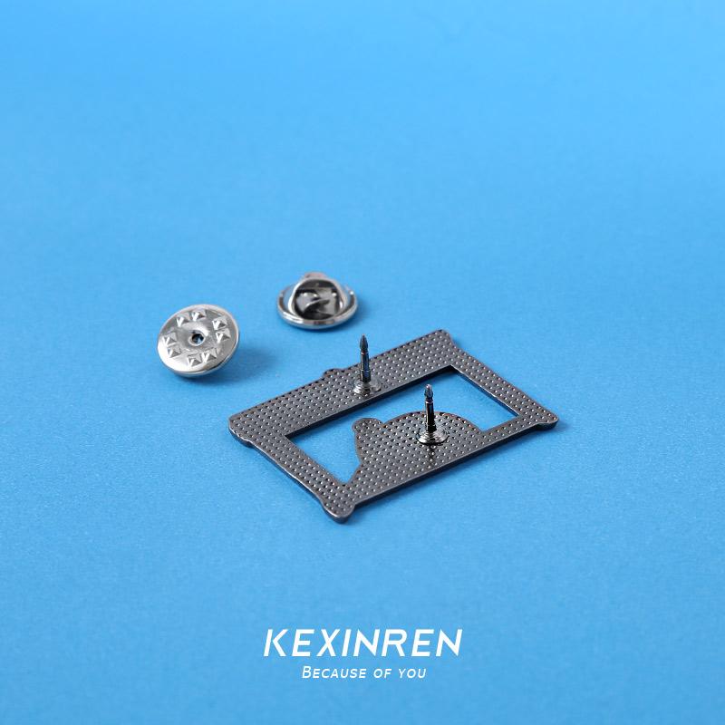 도라에몽 메탈 브로치 배지 귀여운 캐릭터 일본 핀 뱃지 액세서리 가방 장식 도라에몽 종 - 상세 이미지 5