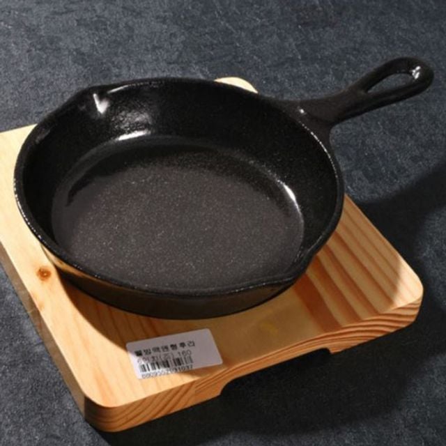 손잡이 주물팬 후라이팬 원형 구이 무쇠팬 중 18cm - 상품 이미지