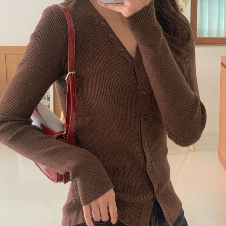 루아 브이넥 골지 단추 포인트 가디건 슬림핏 - 상세 이미지 3