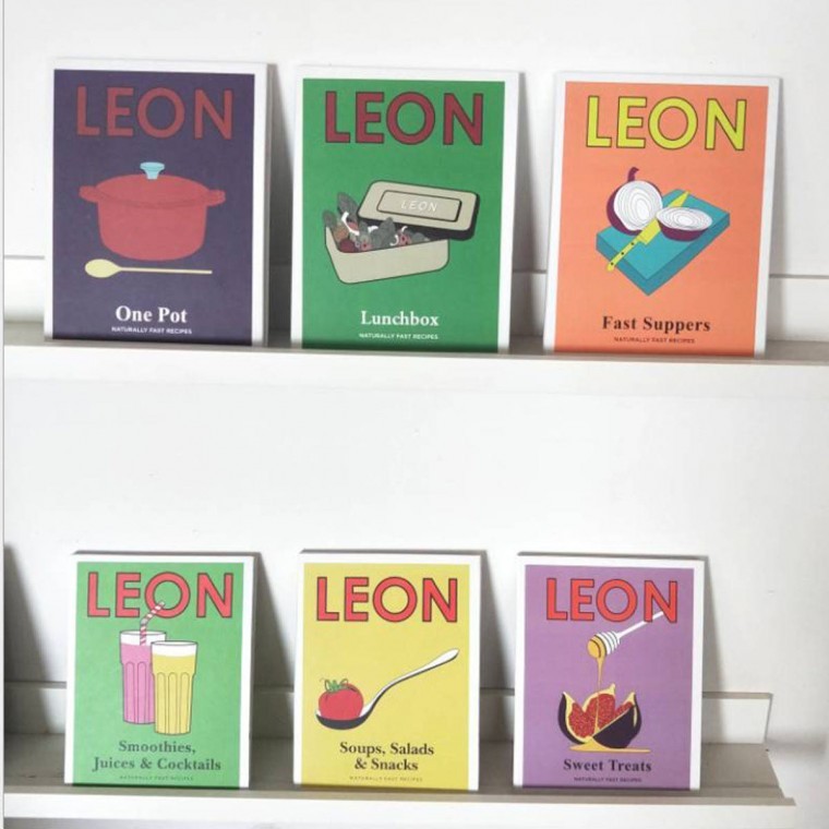 인테리어 촬영 소품 잡지 레옹 LEON 책 외국 영문 모형 신문 인테리어용 잡지 영자 촬영용 노트 - 메인 이미지