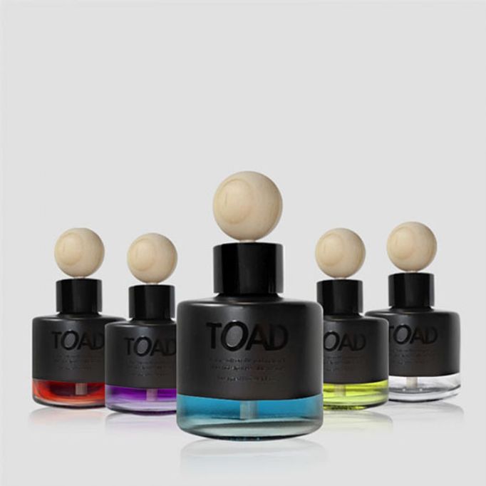 자동차 디퓨저 거실 방향제 화장실 옷장 50 ml 새차 선물 신차 리필 실내 방향제디 - 상품 이미지