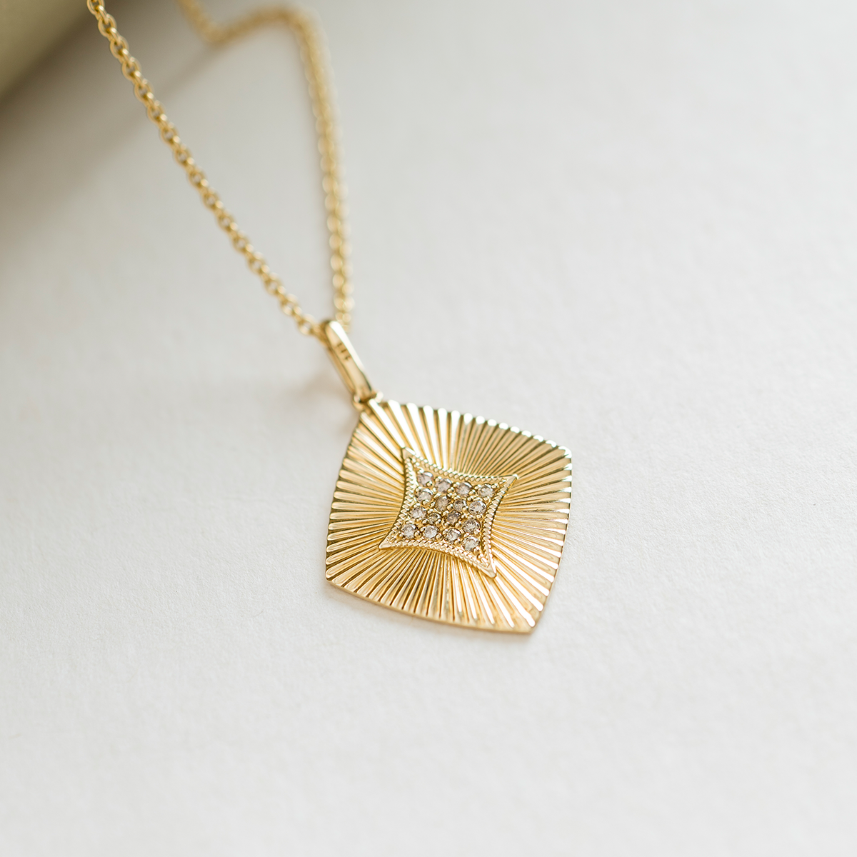 [파플] 꼬냑 다이아몬드 선라이즈 롬버스 체인 목걸이 14K 18K - 상품 이미지