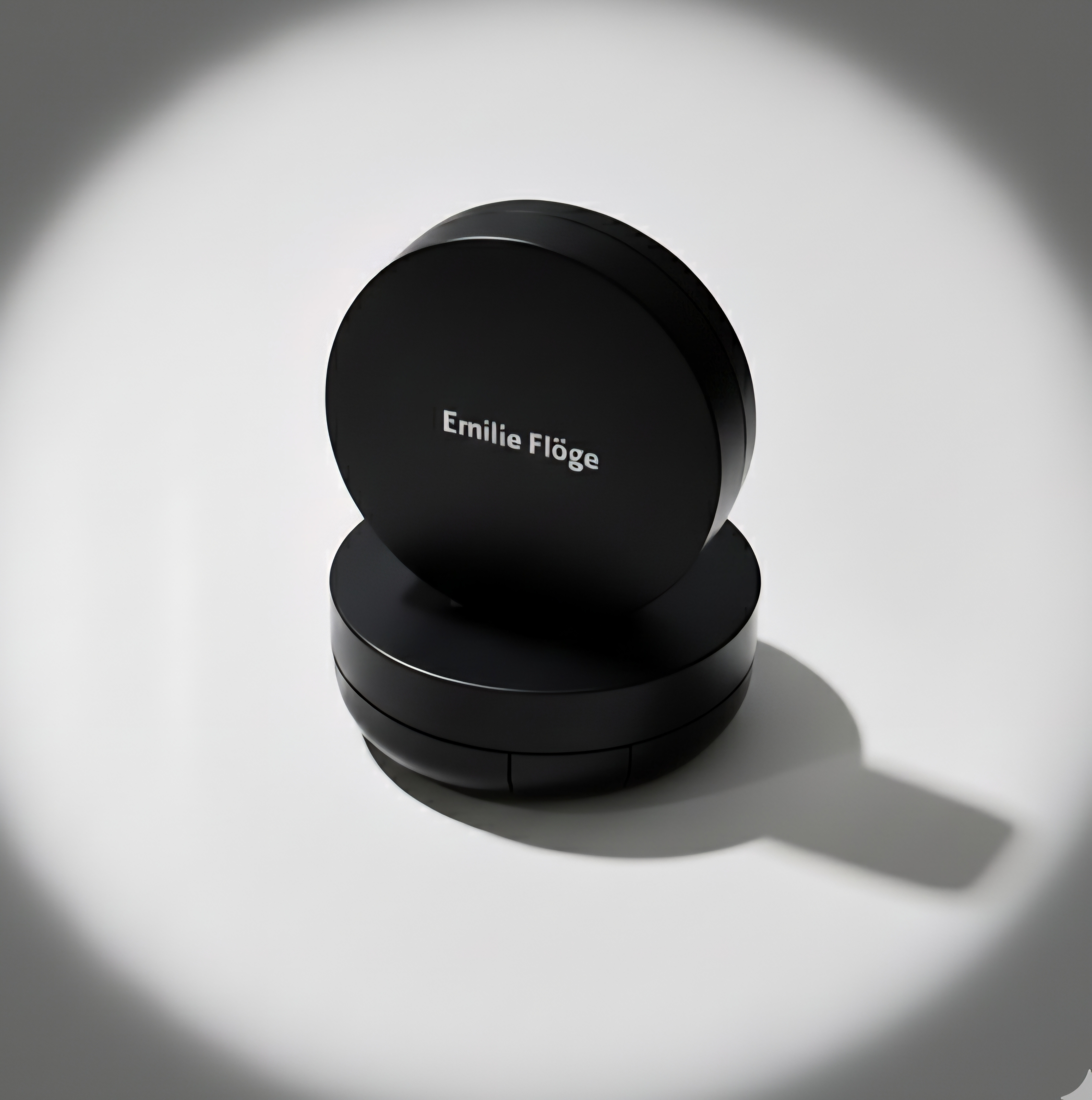 에밀리플뢰게 쿠션 다크닝없는 수부지 건성 모공커버 쿠션팩트 세미글로우 이미지 3