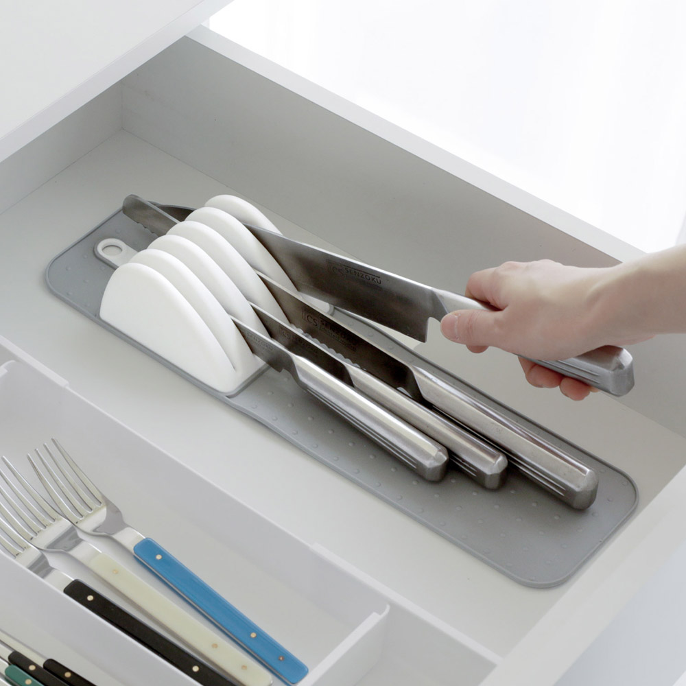 이우아여사 슬림핏 실리콘 칼꽂이 싱크대 칼블럭 칼집 거치대 주방 칼보관함 서랍 칼걸이 정리함 - 상품 이미지