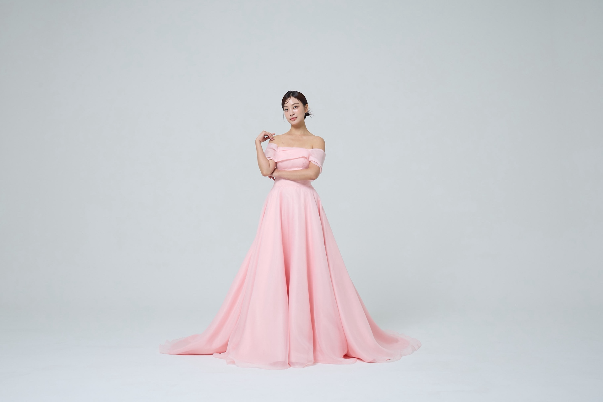 코아차드레스 피팅예약 제품 이미지